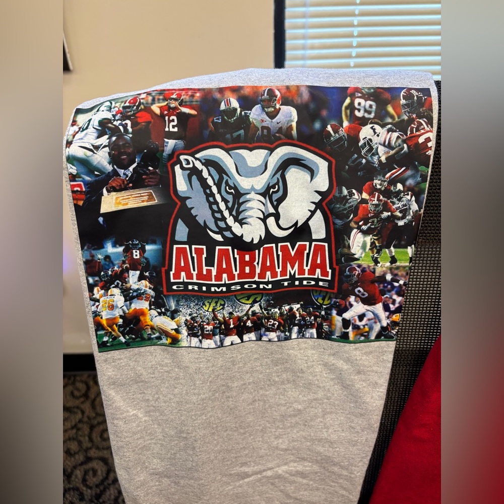 NEW Alabama Crimson Tide Graphic T shirt size Large